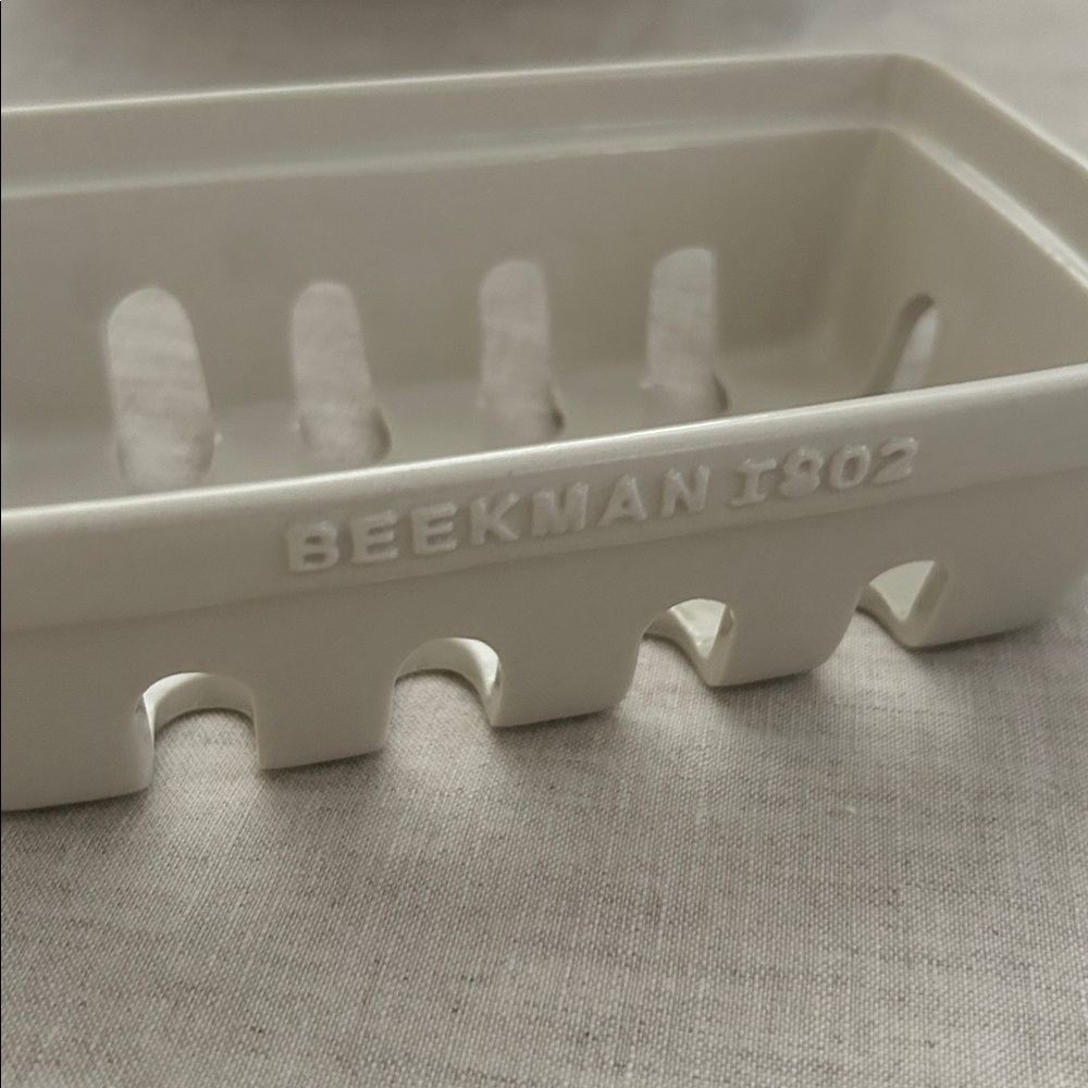 Beekman 1802 Goat Milk Ceramic Soap Dish - Picture 2 of 2